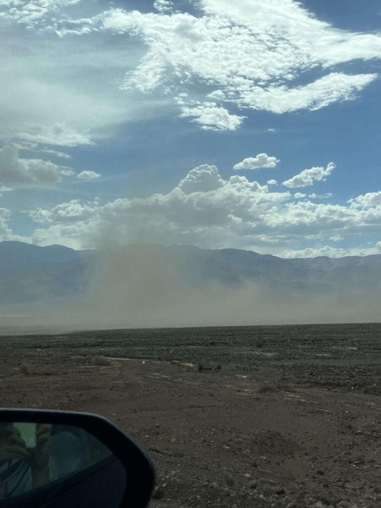 行く途中に見つけた小さな竜巻