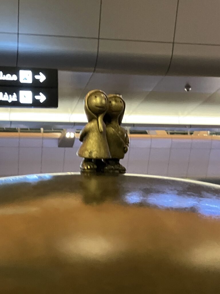 こんな感じでちいさいオブジェがいろんなところにいます。