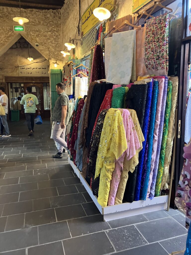 布屋さんもたくさんありました！