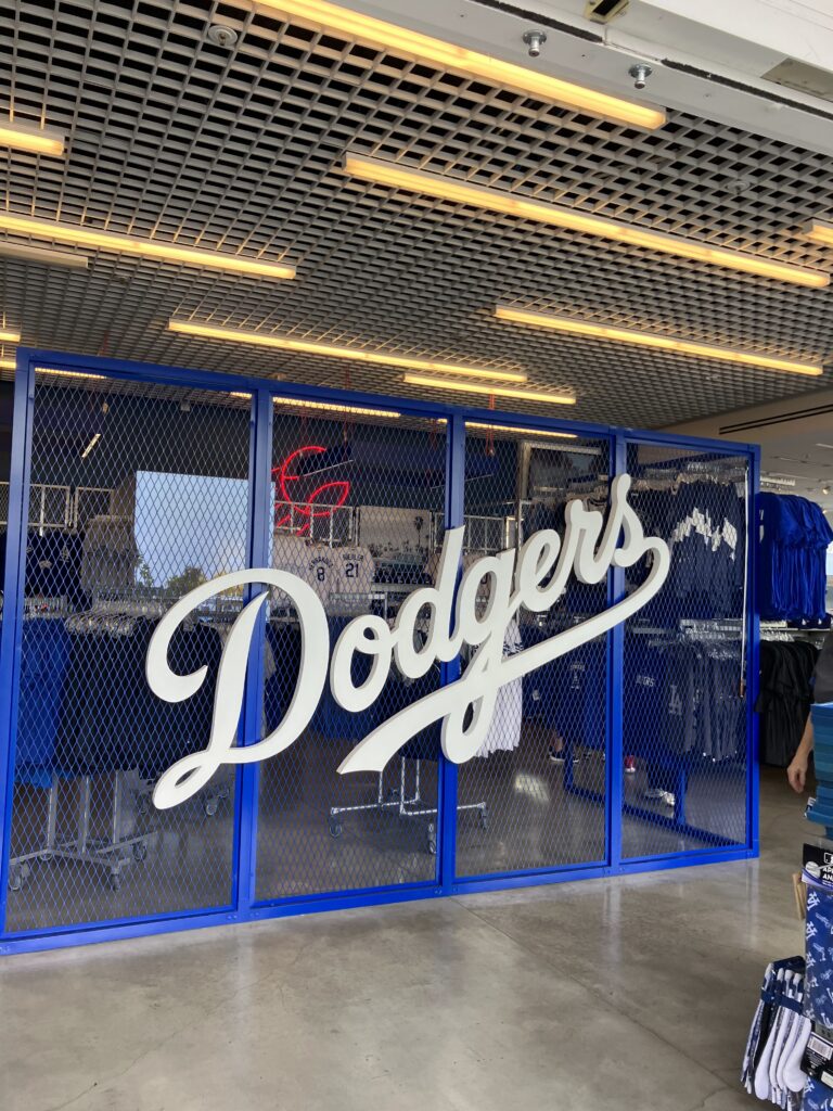 ドジャースタジアムのお店の入り口はこんな感じ！