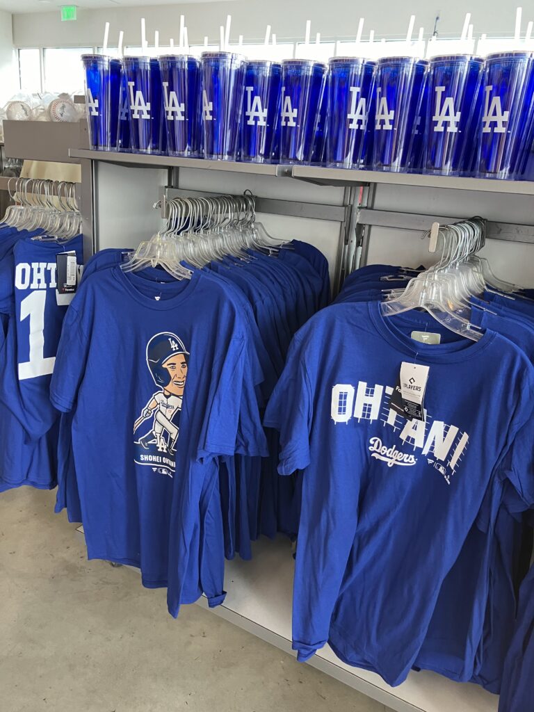 このTシャツはいくらだったか見るの忘れた！