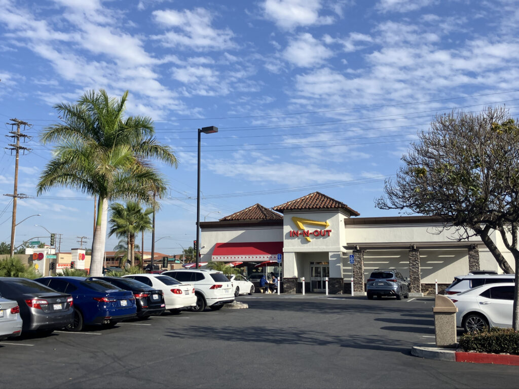 インアンドアウト1号店の外観