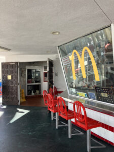 昔の店内の様子。