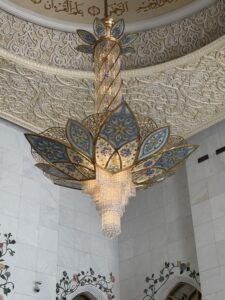 アブダビ　シェイクザイードモスク　シャンデリア