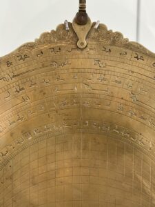 ルーブルアブダビ　羅針盤