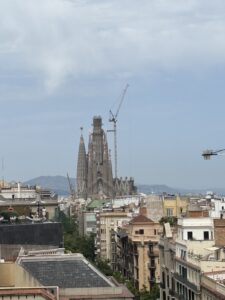 バルセロナのカサ・ミラ（ラ・ペドレラ）の外観 ガウディ建築 世界遺産　