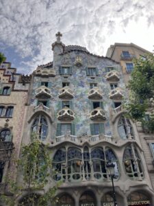 バルセロナのカサ・バトリョ外観 ガウディ建築
