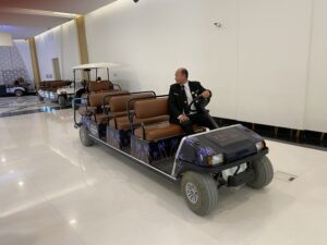 シェイクザイードモスクで無料で載せてくれるカート