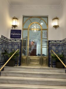 グラナダのホテル入り口