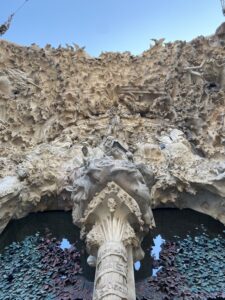 バロセロナのサグラダファミリア教会　ガウディ建築　世界遺産