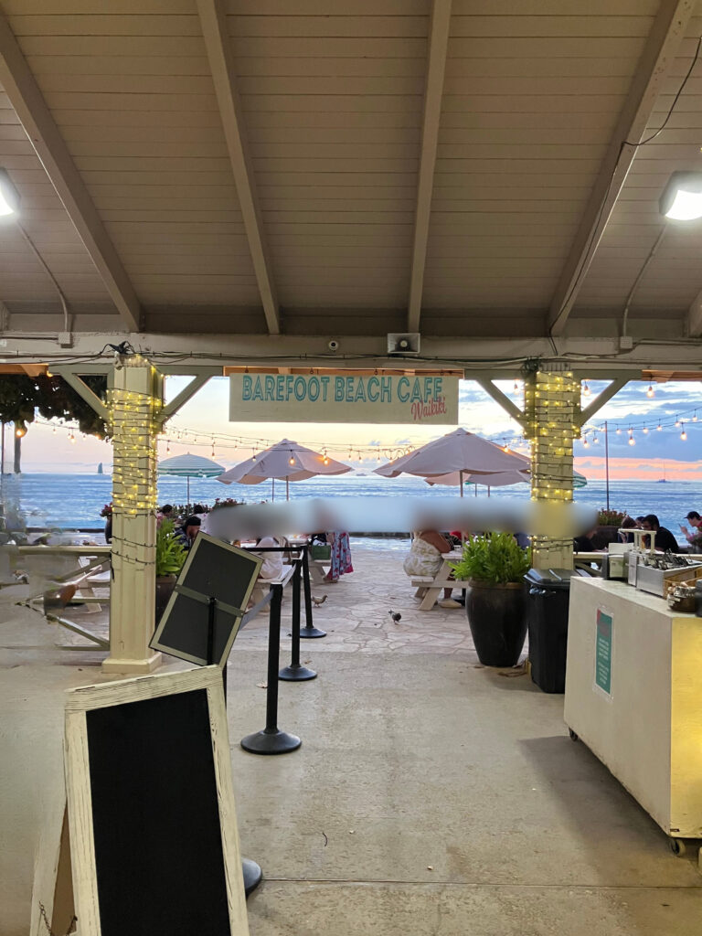 ベアフットカフェからもきれいな夕日が見れますよ。