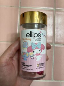 ロサンゼルスの乾燥対策として実際に使っているEllips（エリップス）のヘアビタミンオイルの写真