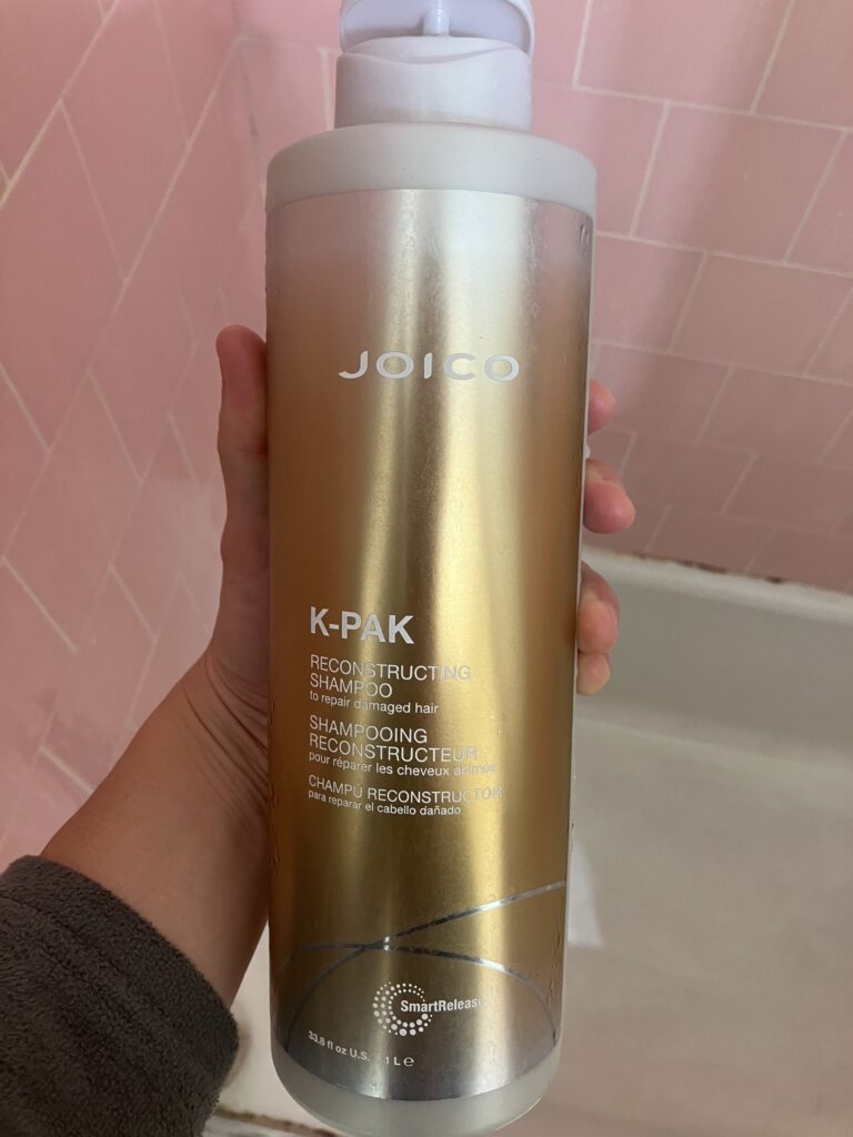 ロサンゼルスの乾燥でも髪がまとまるJOICO K-PAKシャンプー